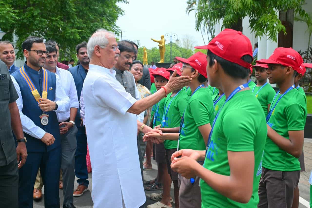 Magnum Carnival flag-off at Lok Bhavan