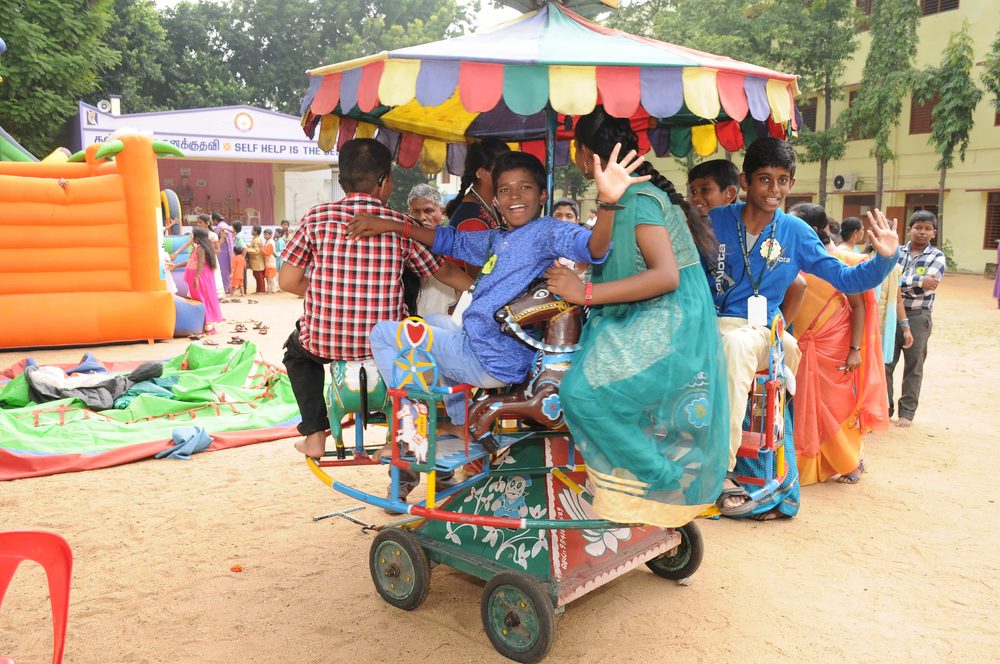 Children on the carnival cart